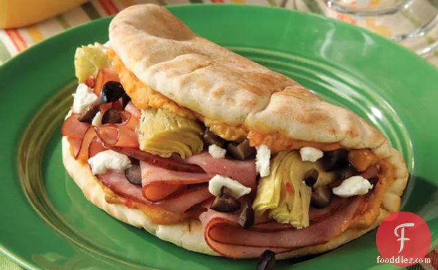 ग्रीसियन फ्लैटब्रेड सैंडविच