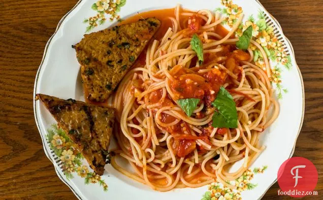 Spaghetti Pomodoro With Grilled Tempeh