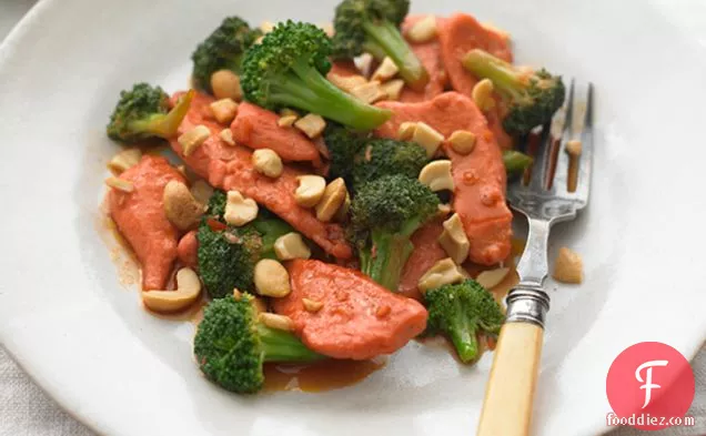 Asian Broccoli Chicken with Cashews