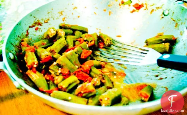 Sautéed Okra and Tomatoes