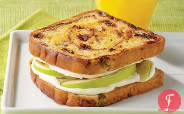 Cinnamon-Apple Morning Sandwich
