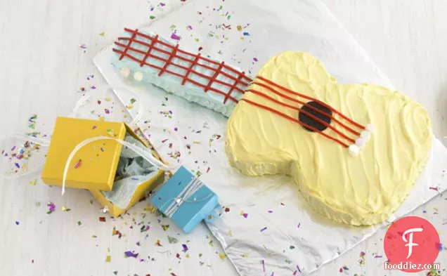 स्ट्रम-साथ गिटार केक