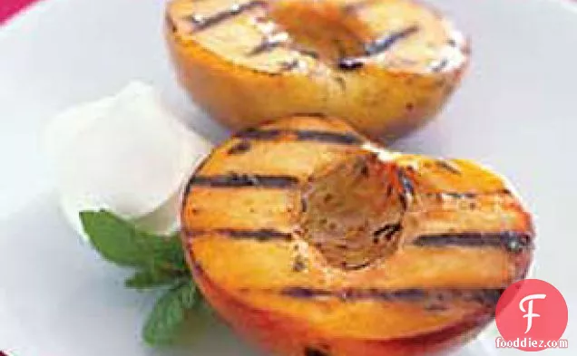 Grilled-to-Perfection Peaches