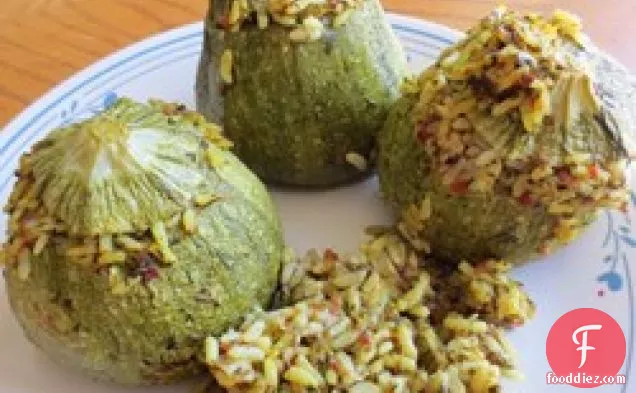 लेबनानी भरवां तोरी (कूसा / कूसा)