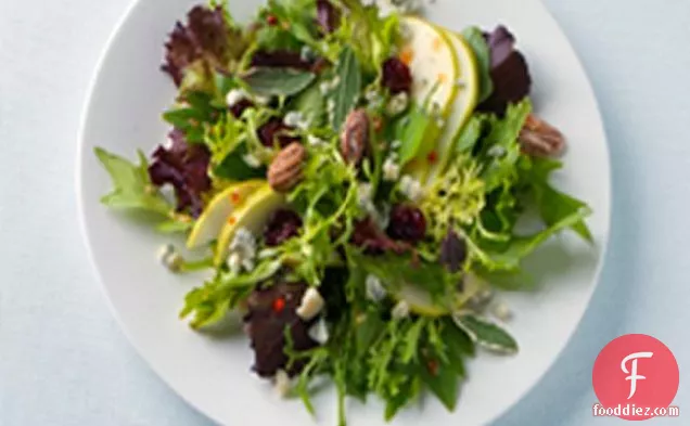 Juicy Pear and Blue Cheese Salad