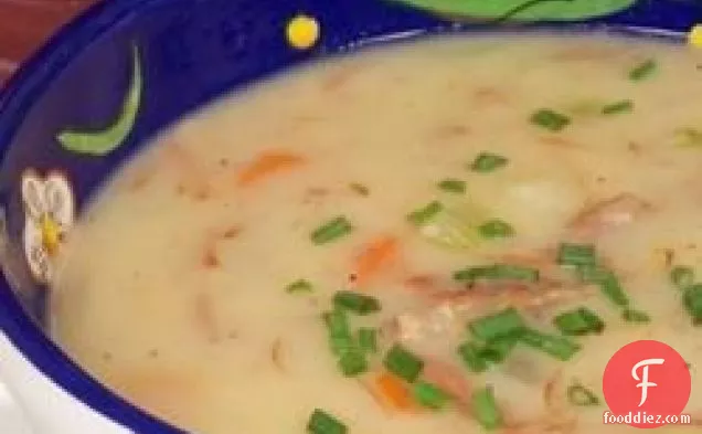 स्वस्थ स्वादिष्ट हैम और आलू का सूप