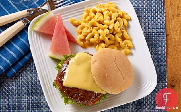 BBQ Cheeseburgers with Deluxe Macaroni & Cheese Dinner
