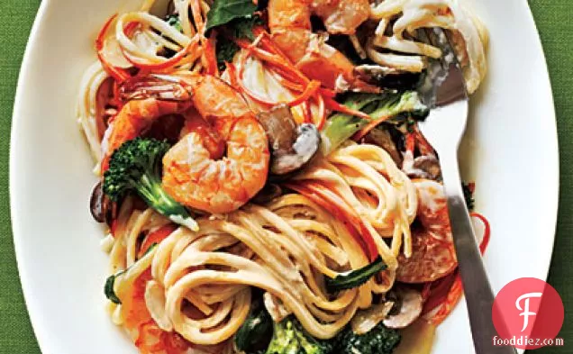 Creamy Linguine with Shrimp and Veggies