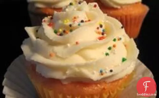Simple and Delicious Buttercream Frosting