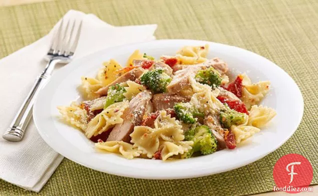 Chicken & Pasta Toss with Sun-Dried Tomatoes