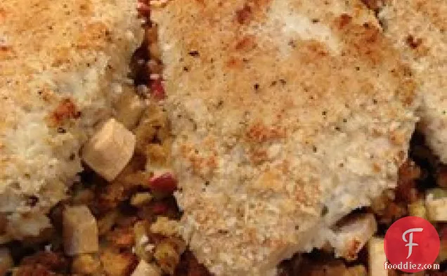 सेब भरने के साथ बेक्ड चिकन