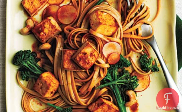 Udon Noodle Salad with Broccolini and Spicy Tofu