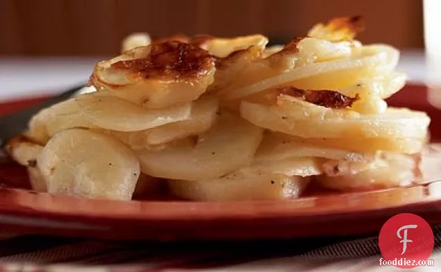 Gratin Dauphinois (Scalloped Potatoes with Cheese)