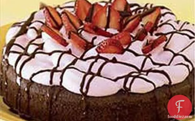 बेकर का वन बाउल चॉकलेट-स्ट्रॉबेरी केक