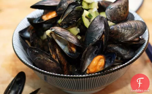 Mussels With Zucchini And Basil