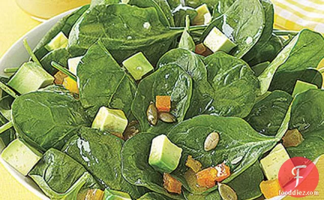 Spinach Salad with Pumpkin Seeds and Avocado