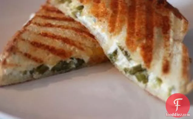 Jalapeno Popper Grilled Cheese Sandwich