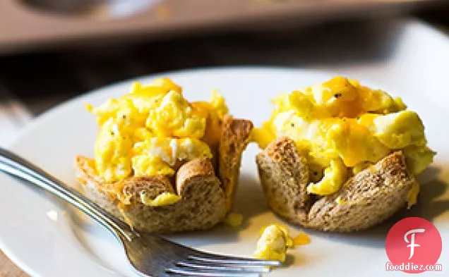 Easy Egg and Toast Cups