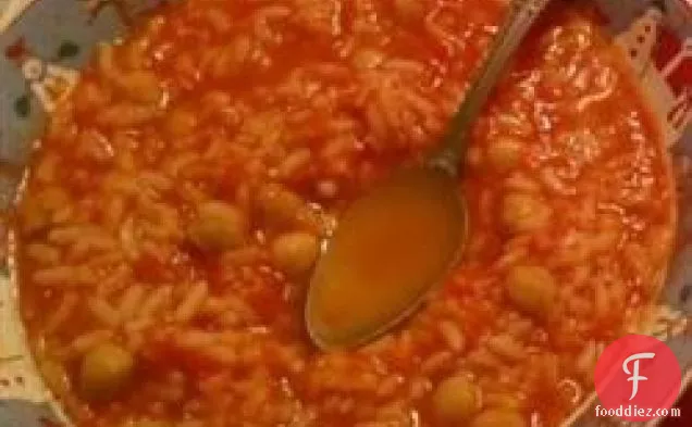 चावल के साथ टमाटर गार्बानो सूप