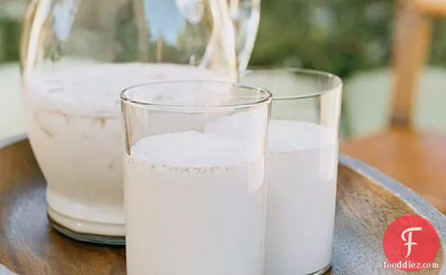 दालचीनी-सुगंधित चावल का दूध