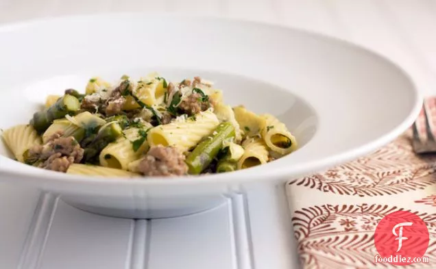 Rigatoni With Sausage, Artichokes, And Asparagus