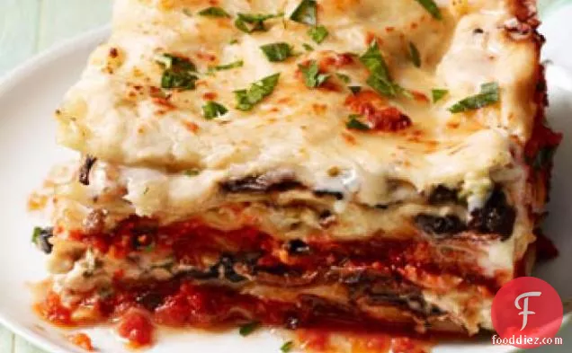 जंगली मशरूम और फूलगोभी लसग्ना