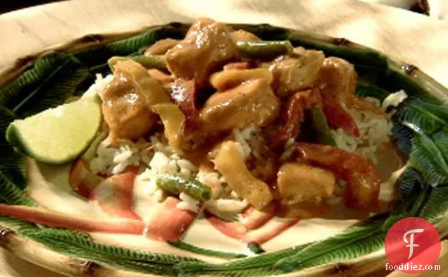 Chicken with Peanut Curry Sauce