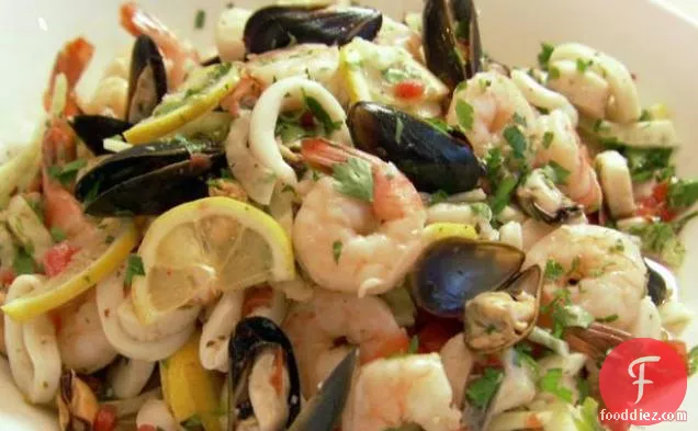 इतालवी समुद्री भोजन सलाद