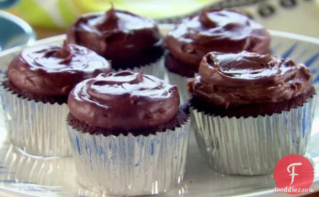 Chocolate Pudding Frosted Cupcakes