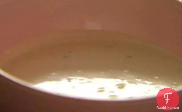 सार्वभौमिक रूप से उपयोगी ब्लू पनीर ड्रेसिंग