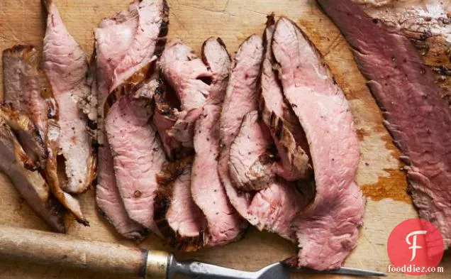 अदरक अचार के साथ ग्रील्ड फ्लैंक स्टेक