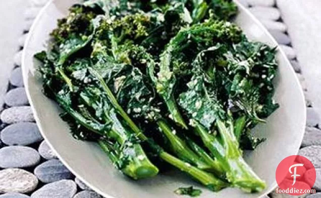 Long-stem broccoli with sesame