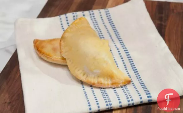 पिज्जा आटा चिकन Empanadas