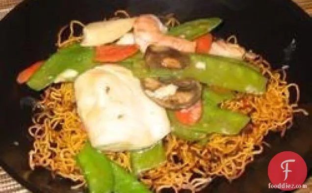 चीनी नूडल पेनकेक्स के साथ Asparagus