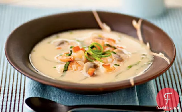 मसालेदार नारियल झींगा सूप