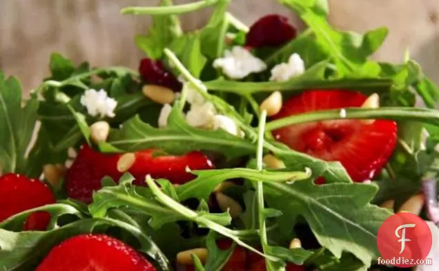 Cheech's Spring Medley Salad with Raspberry Vinaigrette