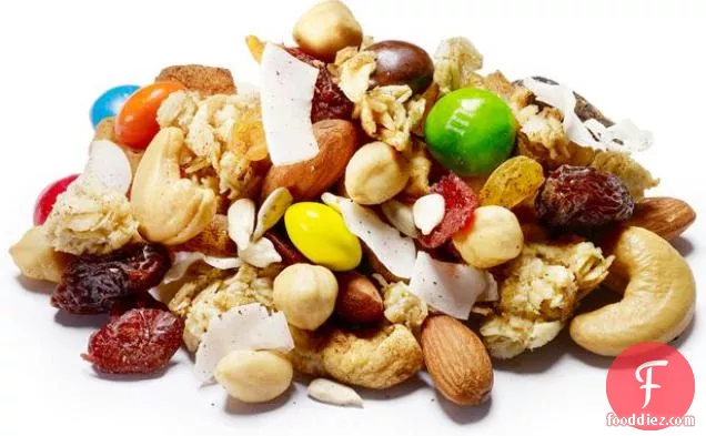 Trail Mix with Honey-Oatmeal Clusters