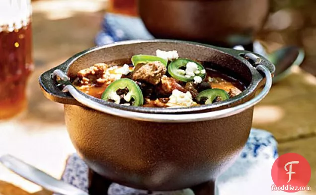 वेनिसन, सॉसेज और ब्लैक बीन चिली