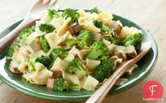 Cashew Noodles With Broccoli