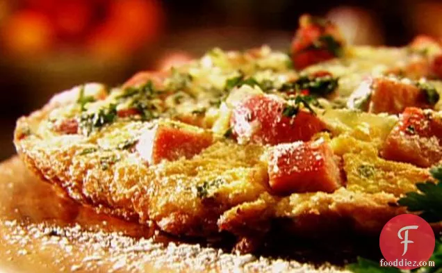 स्मोक्ड हैम, Gruyere और Caramelized प्याज Frittata