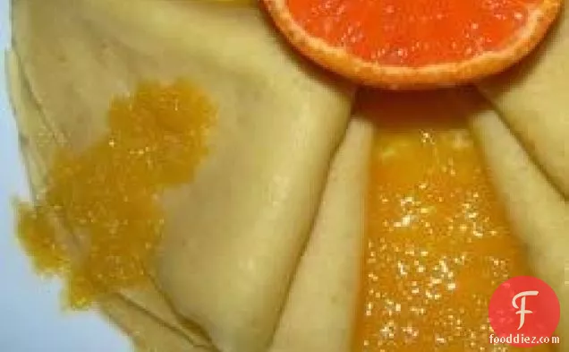 नारंगी सॉस के साथ Crepes