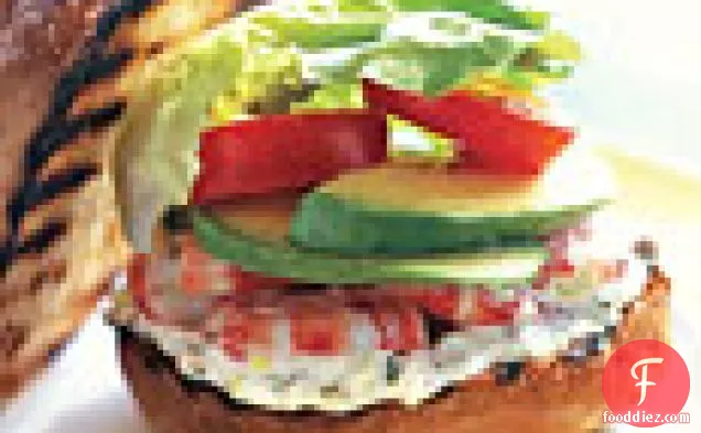 तारगोन-शरारत मेयोनेज़ के साथ झींगा सैंडविच