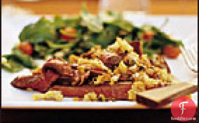 ग्रिल्ड रिब-आई स्टेक कैपर और ब्रेड क्रम्ब साल्सा के साथ