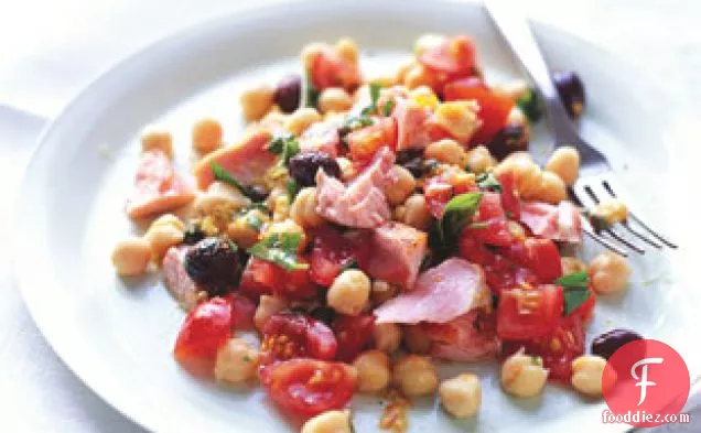 Fresh Salmon Salad With Chickpeas And Tomatoes