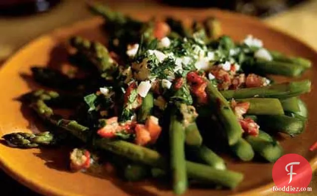 Asparagus Salad with Piquillo Peppers and Capers (Ensalada de Espárragos con Alcaparras)