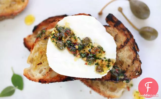 Cool Fresh Mozzarella Toasts With Spicy Herb Oil