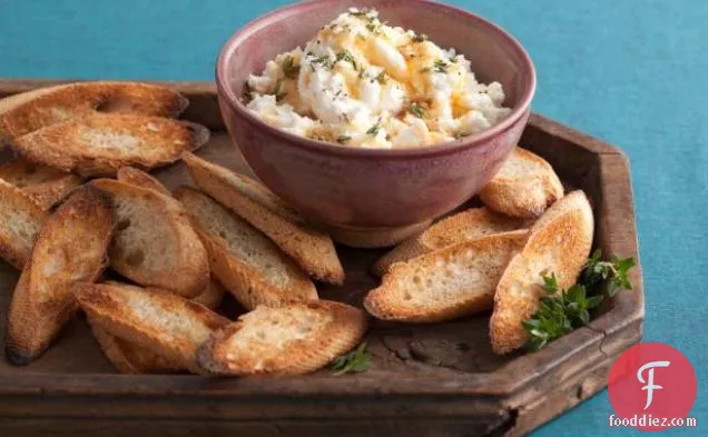 Thyme and Honey Ricotta Spread