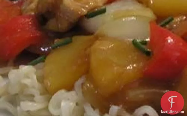 Stir-Fried Chicken With Pineapple and Peppers