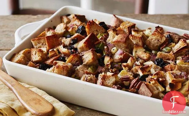 Brown Bread Stuffing with Fruit