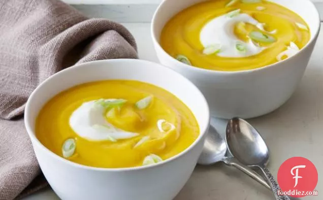 Chilled Carrot and Cauliflower Soup